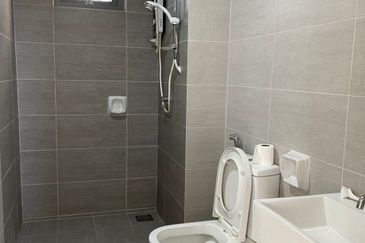 Gravit8 @ Klang South