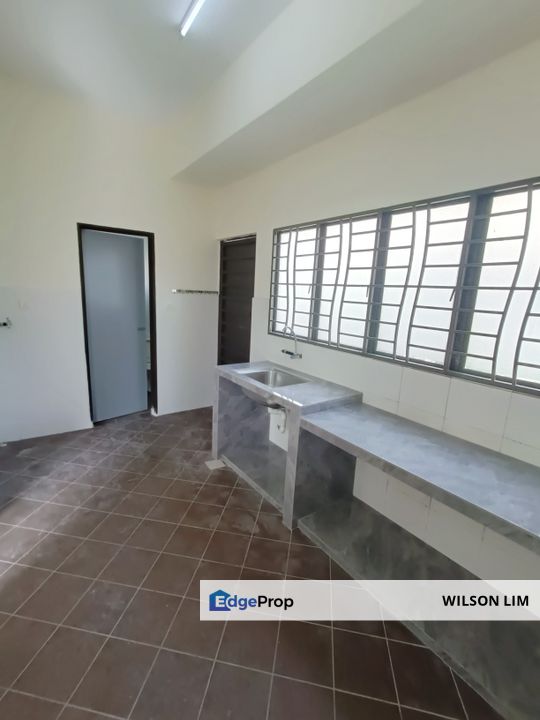 End lot & face no house 2 story house at Bandar Puteri Klang for rent, Selangor, Klang