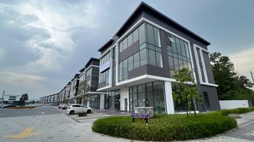 3 storey shop with lift Iconic Point, Simpang Ampat for Sale @RM3 ...