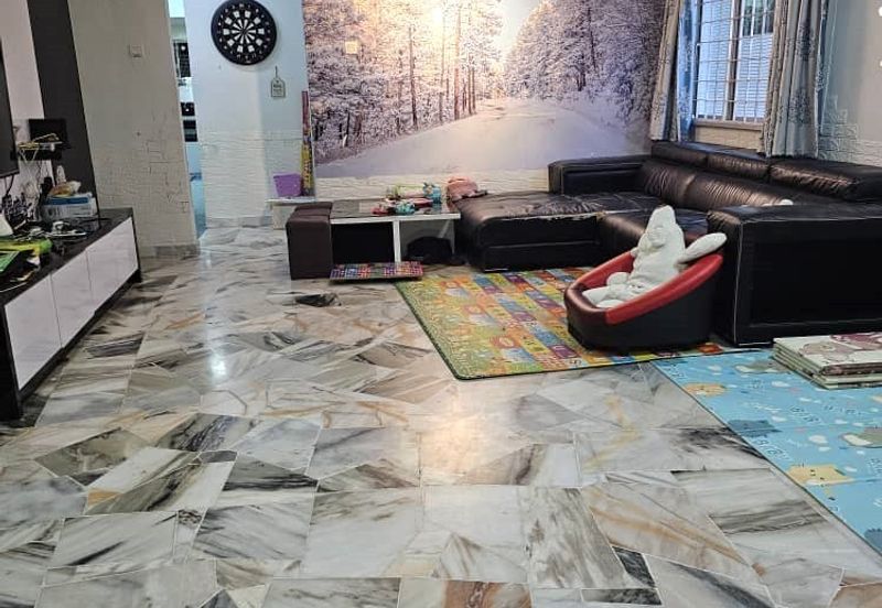 2 Sty Terrace, 20x70, End Lot, Back Facing Greenery, 8.5/10 Condition