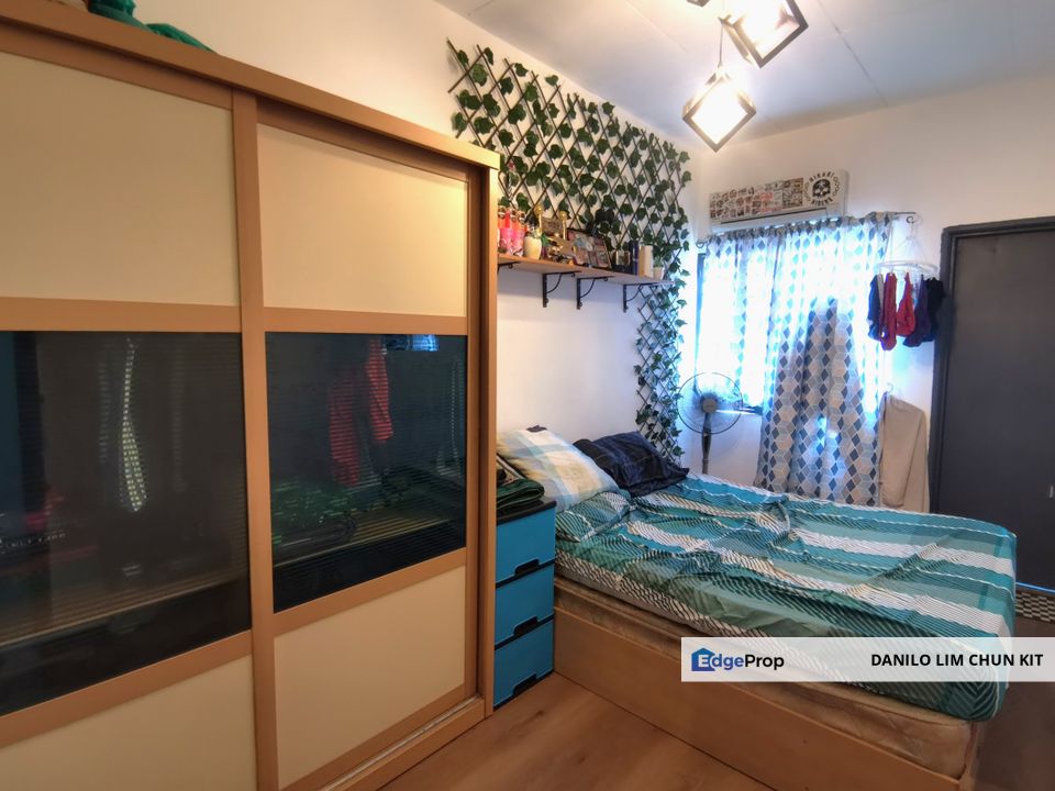 2 Sty Terrace, 18x60, 8/10 Condition, Renovated, Southeast, Rm30k Below Market Price, Kuala Lumpur, Cheras