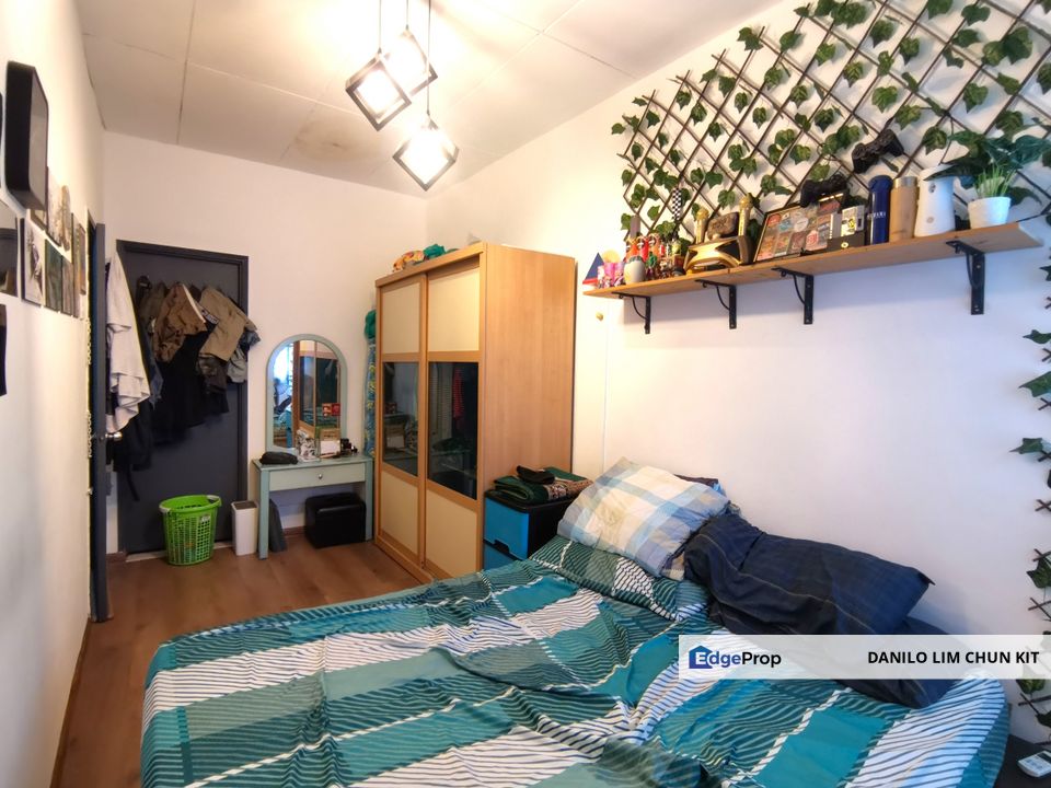 2 Sty Terrace, 18x60, 8/10 Condition, Renovated, Southeast, Rm30k Below Market Price, Kuala Lumpur, Cheras