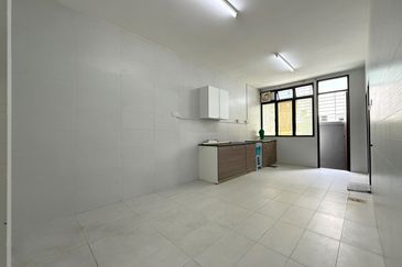 D'Premier @ Bandar Damai Perdana