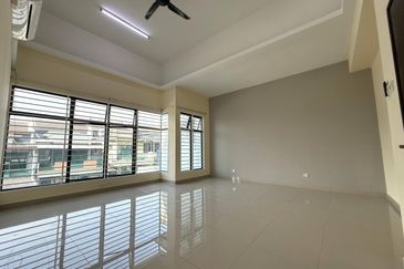 D'Premier @ Bandar Damai Perdana