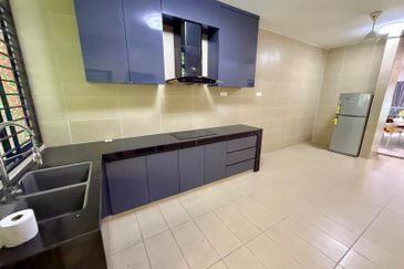 D'Premier @ Bandar Damai Perdana