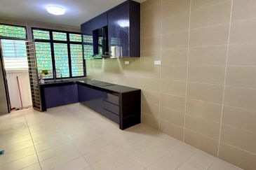 D'Premier @ Bandar Damai Perdana