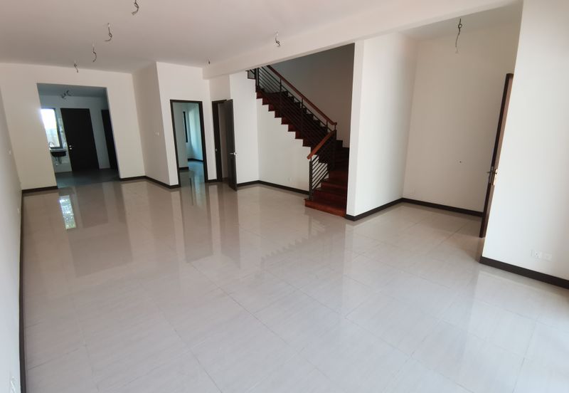 Tiara Hills, Taman Taynton View