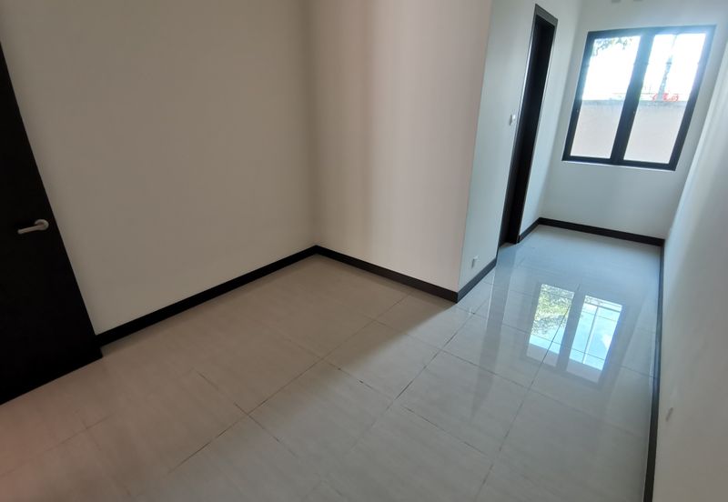 Tiara Hills, Taman Taynton View