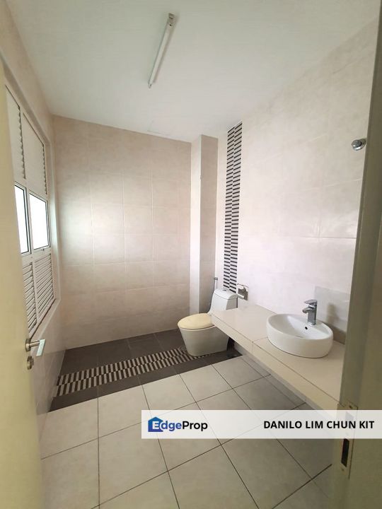 3 Sty Semi D, 60x90, Corner Lot, Facing East, 8.5/10 Condition, Kuala Lumpur, Cheras