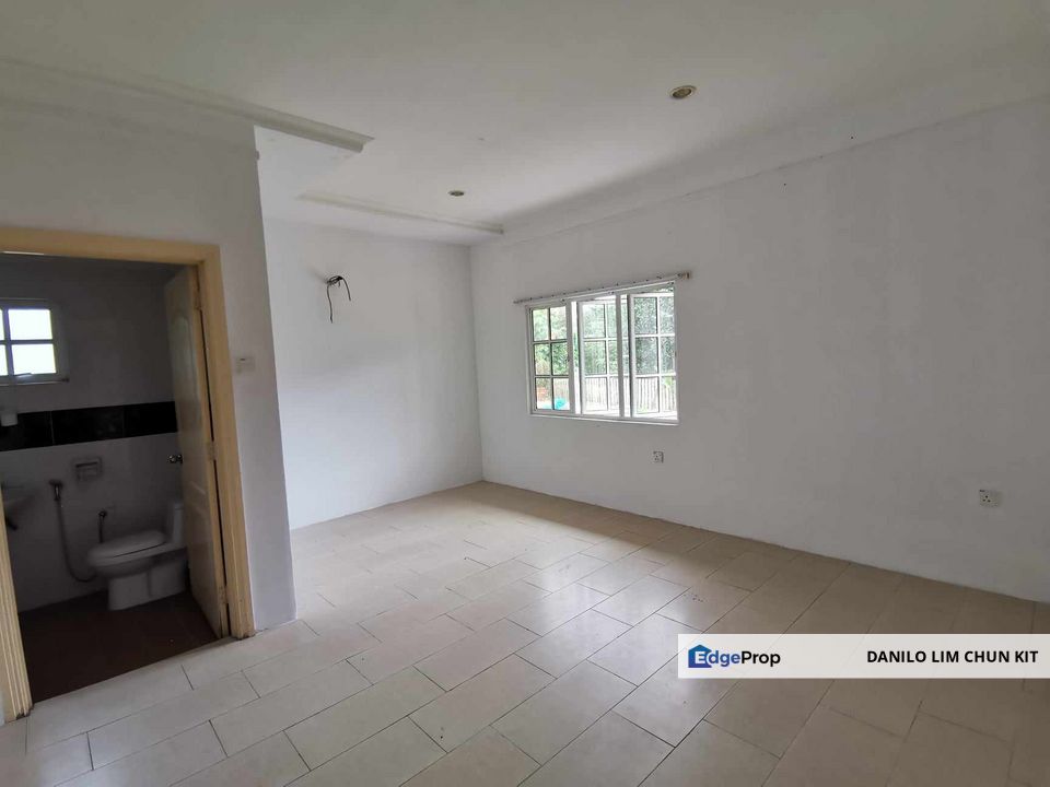 1 Sty Bungalow, 10052sf Big Land, 8.5/10 Condition, Freehold, Below Market Price, Negeri Sembilan, Seremban