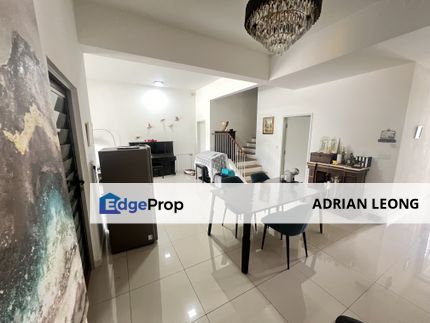 Beautiful Townhouse W/Great Landscape & Environment, Selangor, Kajang