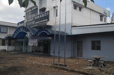 Tampoi Dewani Majidee