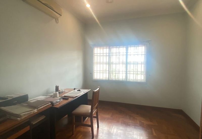 Taman Pelangi Jalan Serampang Corner