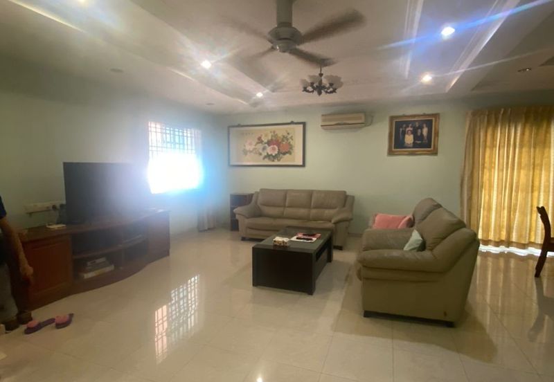 Taman Pelangi Jalan Serampang Corner