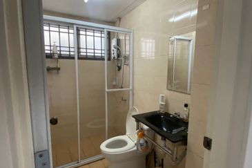 Prima Regency (Savoy Court)