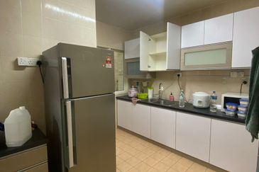 Prima Regency (Savoy Court)