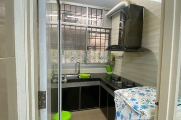 Prima Regency (Savoy Court)