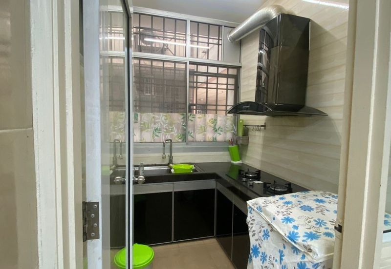 Prima Regency (Savoy Court)