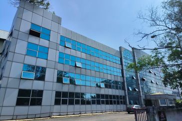 4 storey Detached Building(Warehouse) Located at Jalan Gerudi, Off Jalan Pelabuhan Klang Utara