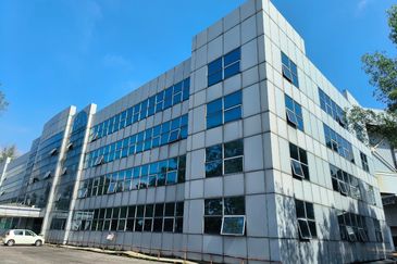 4 storey Detached Building(Warehouse) Located at Jalan Gerudi, Off Jalan Pelabuhan Klang Utara