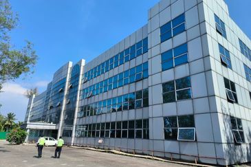 4 storey Detached Building(Warehouse) Located at Jalan Gerudi, Off Jalan Pelabuhan Klang Utara