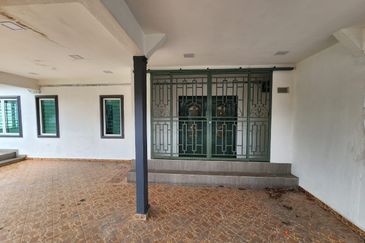 1.5 Storey House For Sale Taman Mujur (Taman Sentosa)Klang 