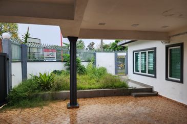 1.5 Storey House For Sale Taman Mujur (Taman Sentosa)Klang 