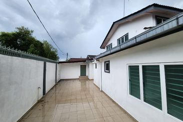 1.5 Storey House For Sale Taman Mujur (Taman Sentosa)Klang 