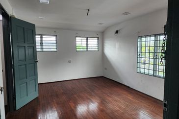 1.5 Storey House For Sale Taman Mujur (Taman Sentosa)Klang 