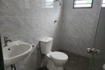 1.5 Storey House For Sale Taman Mujur (Taman Sentosa)Klang 