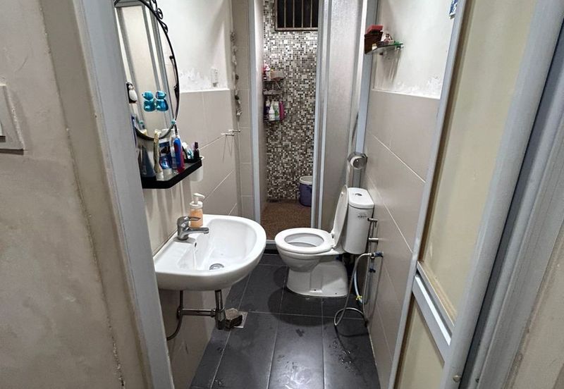 For Sale 2 Storey Semi-D at PJ SS4A