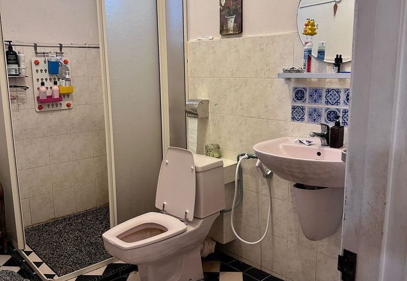 For Sale 2 Storey Semi-D at PJ SS4A