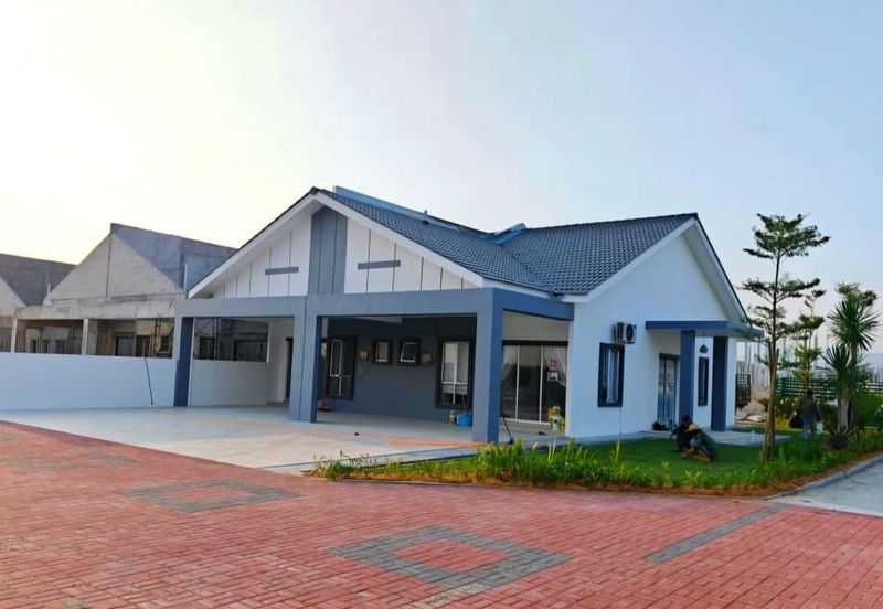 TAMAN MEWAH, BATU GAJAH