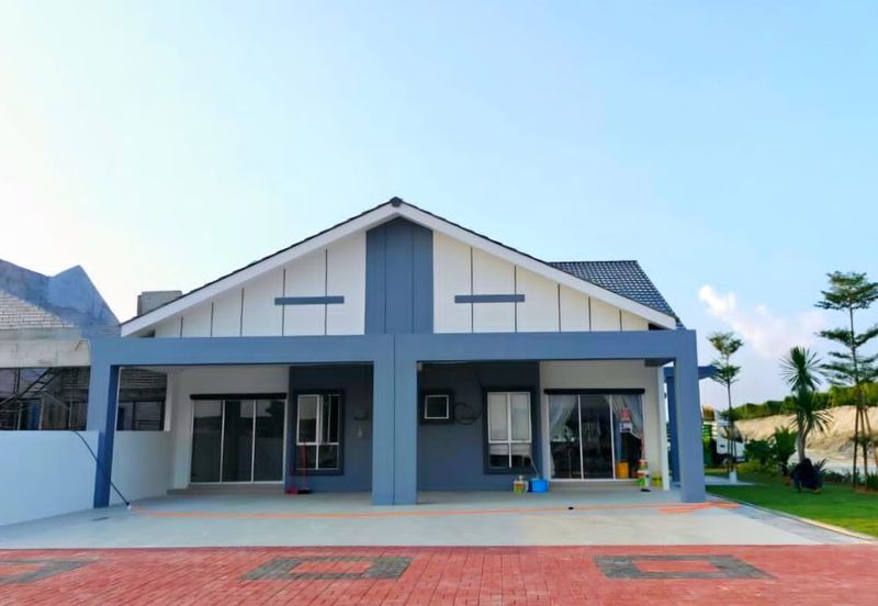 TAMAN MEWAH, BATU GAJAH