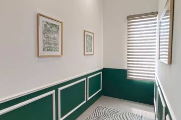 TAMAN MEWAH, BATU GAJAH