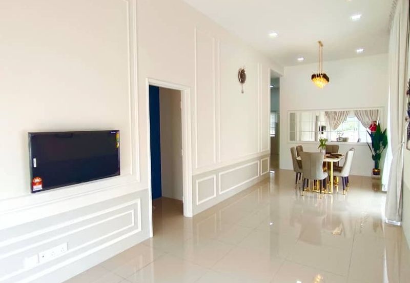 TAMAN MEWAH, BATU GAJAH