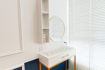 TAMAN MEWAH, BATU GAJAH