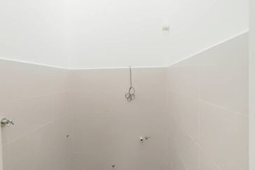 TAMAN MEWAH, BATU GAJAH