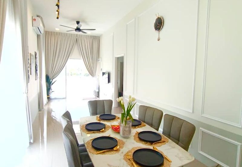 TAMAN MEWAH, BATU GAJAH