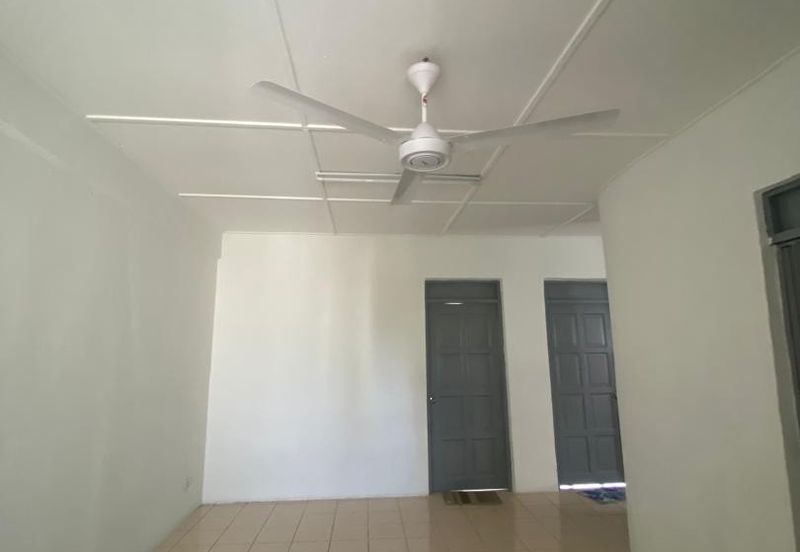 Glen Court, Bandar Sungai Long