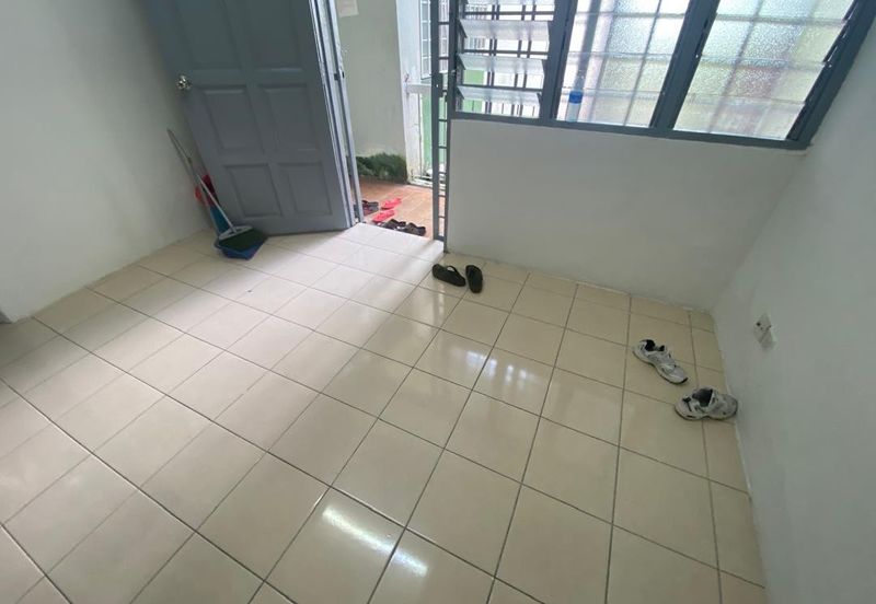 Glen Court, Bandar Sungai Long