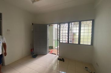 Glen Court, Bandar Sungai Long