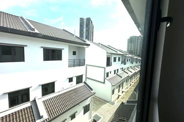 3 Storey SuperLink Landed House, Cheras, Hill Top