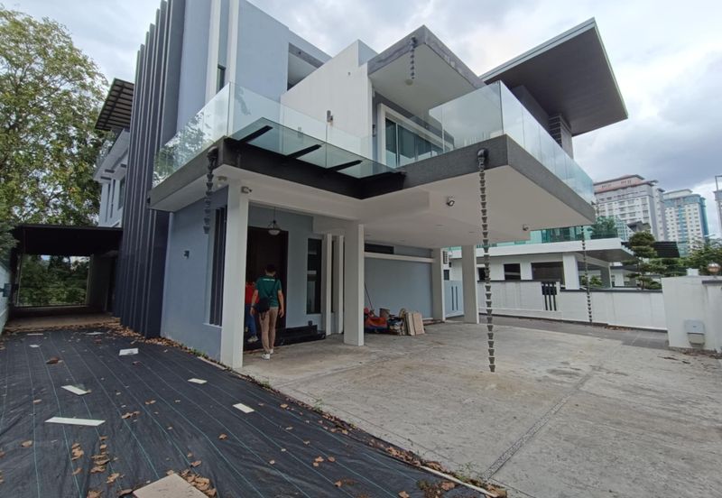 Villa 33, Bukit Manda'rina