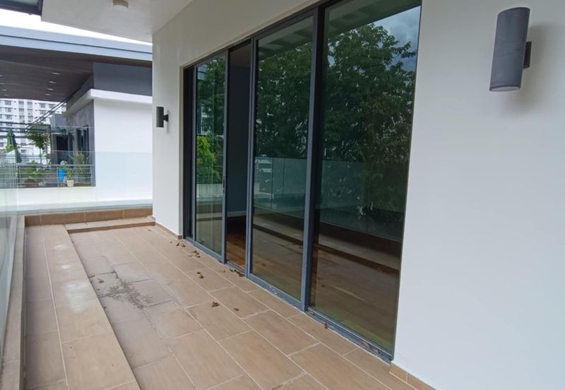 Villa 33, Bukit Manda'rina