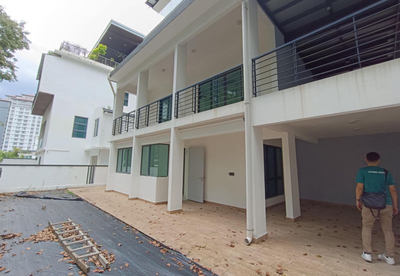 Villa 33, Bukit Manda'rina