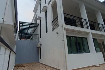 Villa 33, Bukit Manda'rina