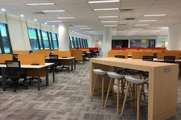 Platinum Sentral - 500 Workstations