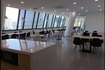 Platinum Sentral - 500 Workstations