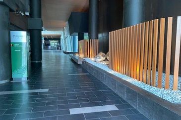 Platinum Sentral - 500 Workstations